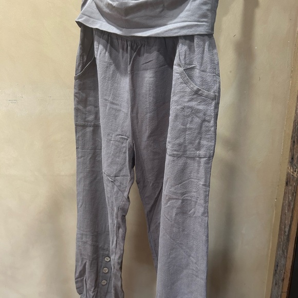 Soft surrounding linen pants. New size medium - Picture 2 of 5